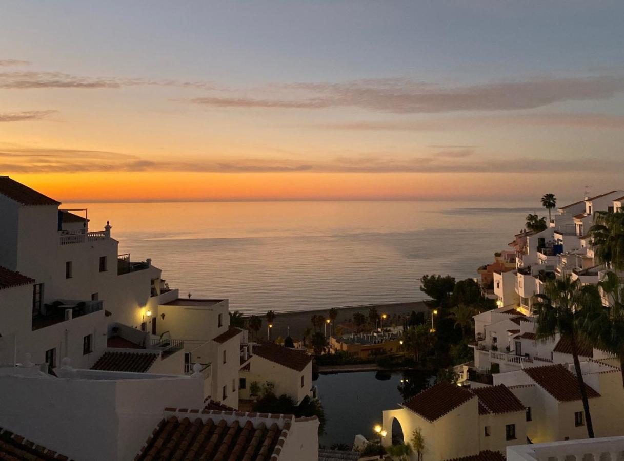 - - Beautiful Seaview Apartment *