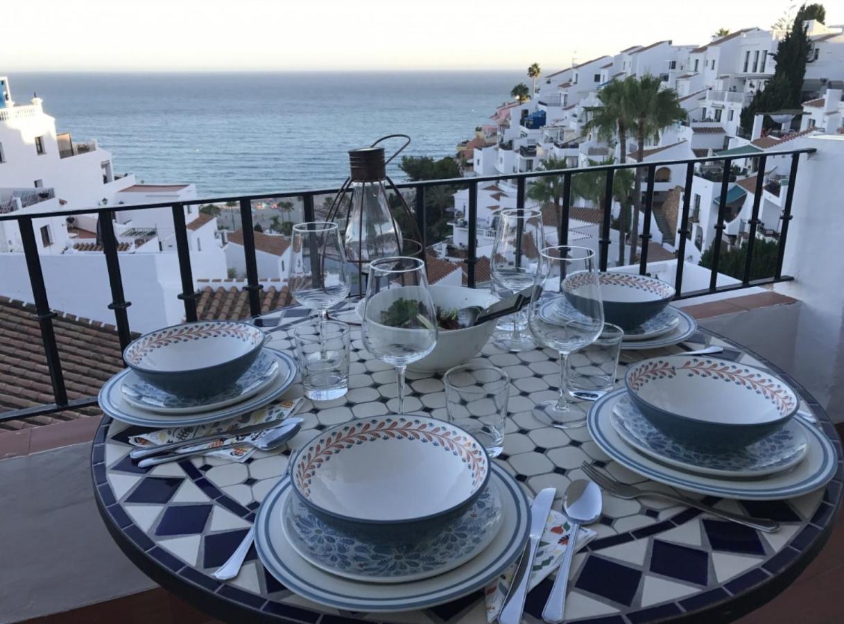 - - Beautiful Seaview Apartment *