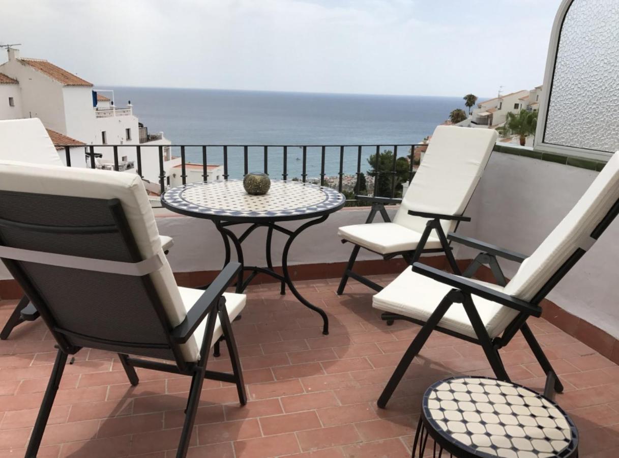 - - Beautiful Seaview Apartment