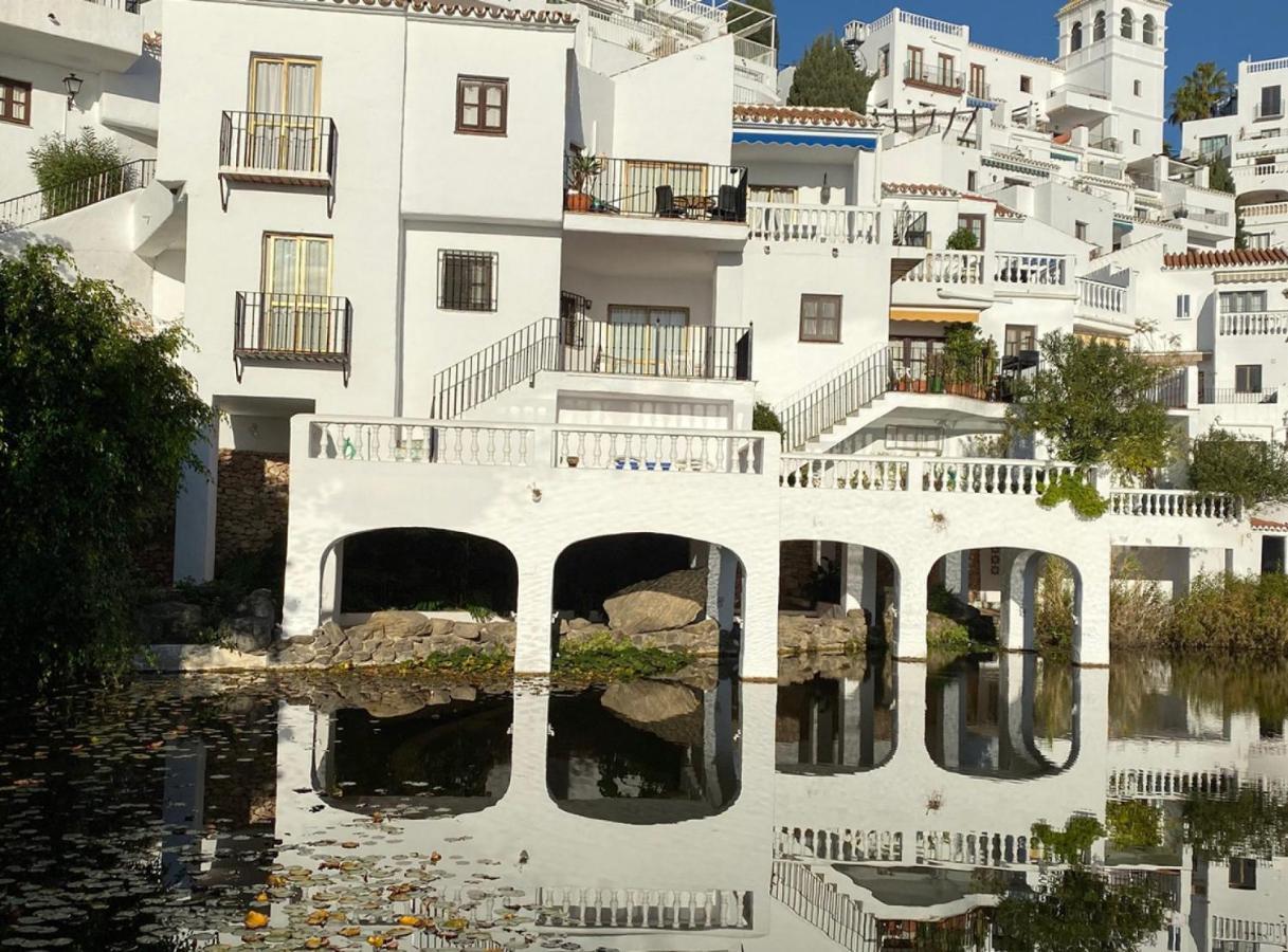 - - Beautiful Seaview Apartment